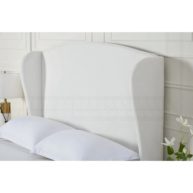 Cama King con respaldo alto tapizada de estilo minimalista para un sueño reparador y un dormitorio elegante