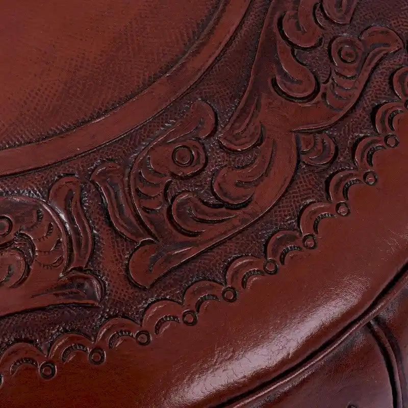 Puf otomano de cuero repujado elegancia española hecho a mano (Perú)