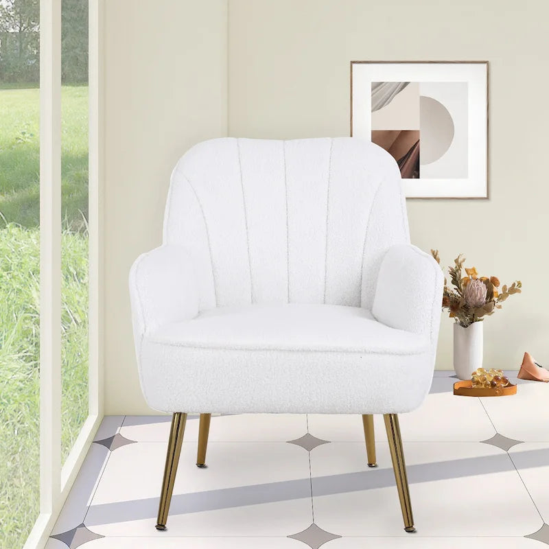 Sillón moderno con apoyabrazos anchos