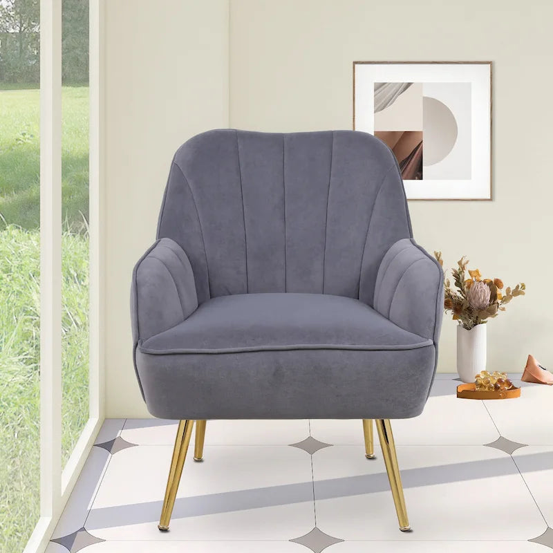 Sillón moderno con apoyabrazos anchos