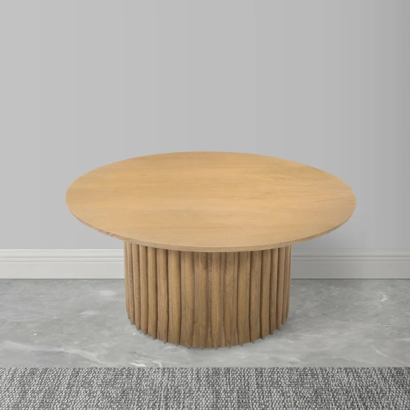 Mesa de centro redonda con base acanalada de madera de mango marrón natural